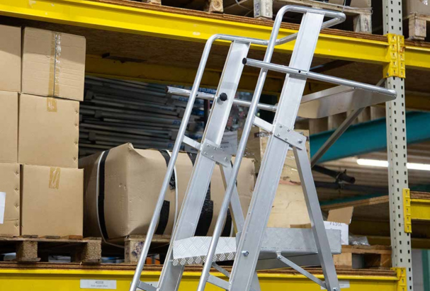 escaleras profesionales y escaleras de bricolaje